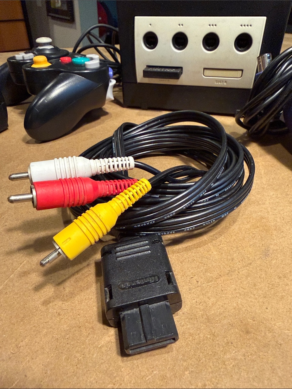 Nintendo GameCube Console. All wires included. 2 controllers. 1 Memory card. - Picture 3 of 8